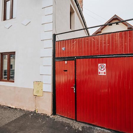 Ferienwohnung Authentic Old Town Retreat Hermannstadt Exterior foto