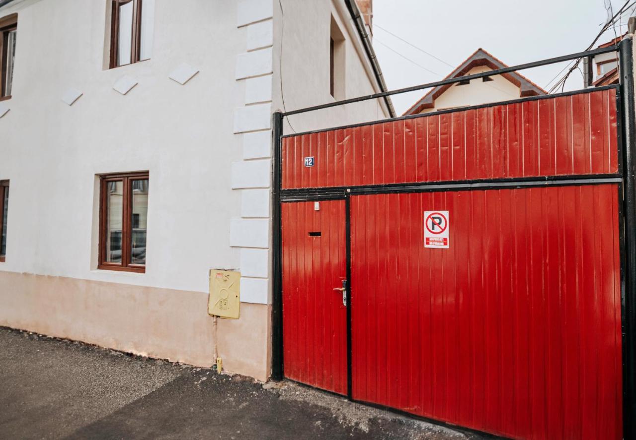 Ferienwohnung Authentic Old Town Retreat Hermannstadt Exterior foto